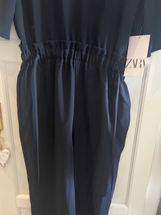 Mono azul marino , ultima coleccion Zara .