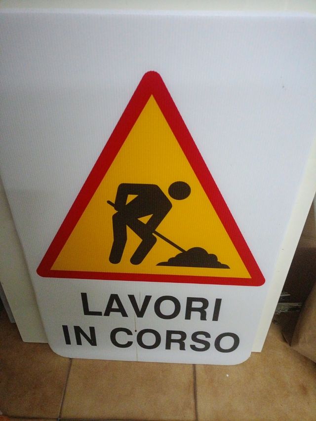 Cartelli LAVORI IN CORSO