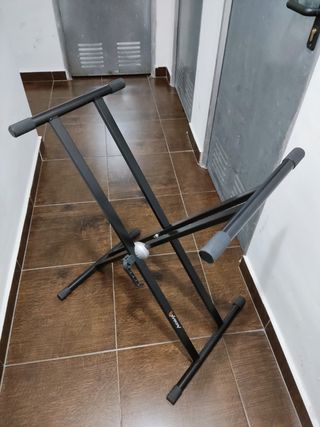 Teclado Casio CTK 3200, asiento y soporte 