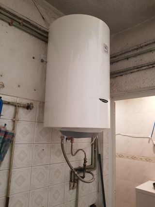 Calderista, agua caliente, gas y calefacción.