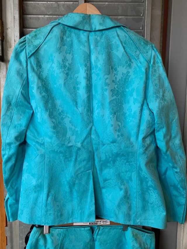 Tailleur con gonna azzurro