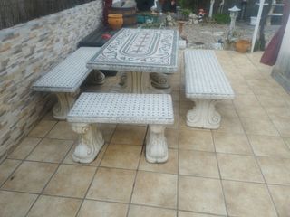 mesa de jardín y patio