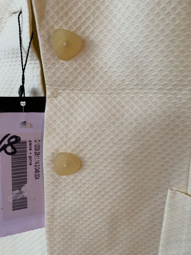 Tailleur giallo con gonna