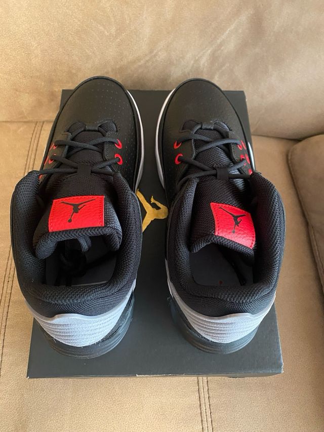 Jordan MAX AURA 5