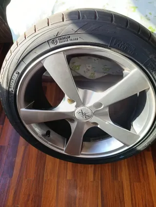 Llantas 15” 4x114,3 – 15x6.5J ET35 – con neumático