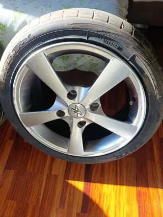 Llantas 15” 4x114,3 – 15x6.5J ET35 – con neumático