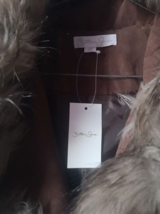 Abrigo marron marca Bettina Sanz