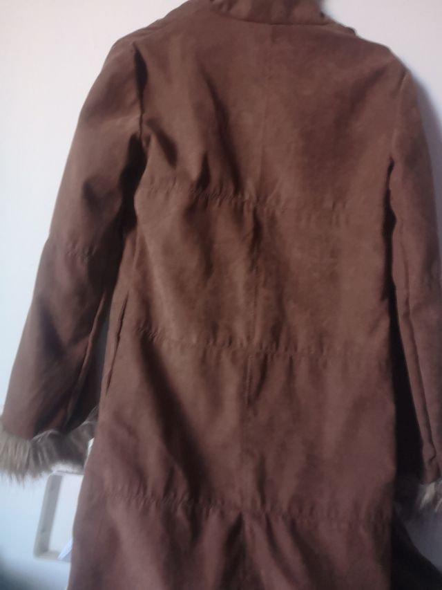 Abrigo marron marca Bettina Sanz