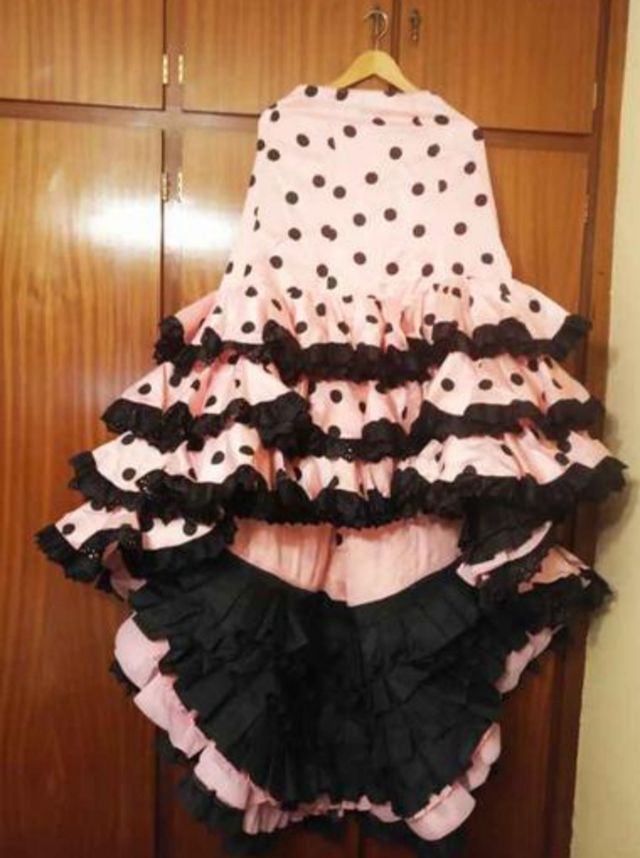 Bata de cola flamenca