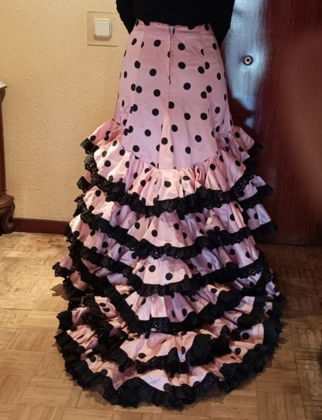 Bata de cola flamenca