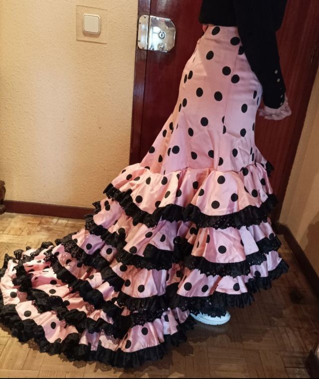 Bata de cola flamenca