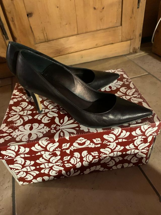 Scarpa decoltè in pelle