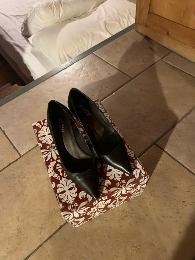 Scarpa decoltè in pelle