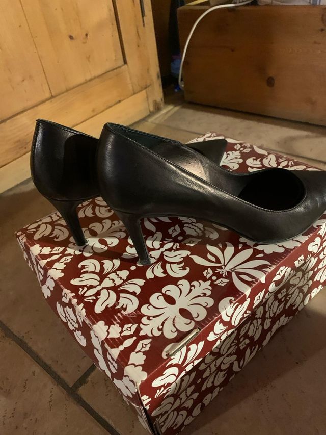 Scarpa decoltè in pelle