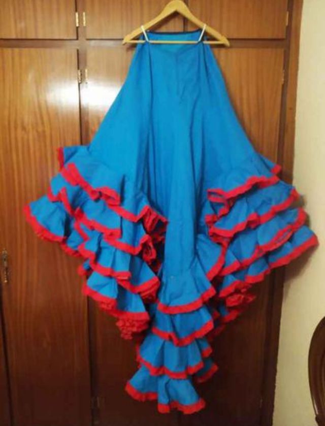 Bata de cola flamenca