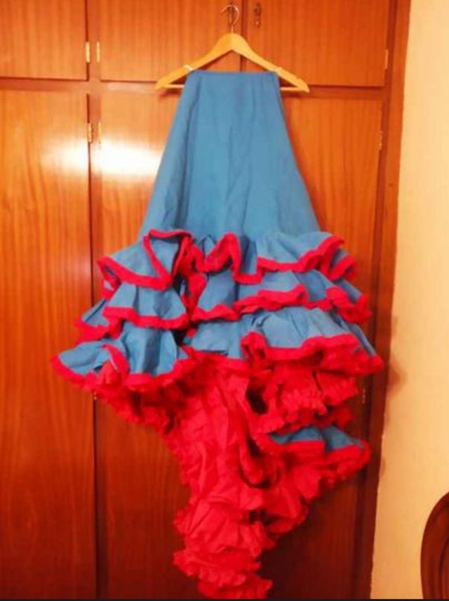 Bata de cola flamenca