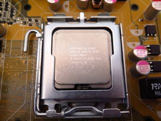 mainboard asus P5K LGA775 + CPU 3GHz + 2Gb RAM 