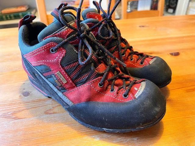 Botas aproximacion AKU