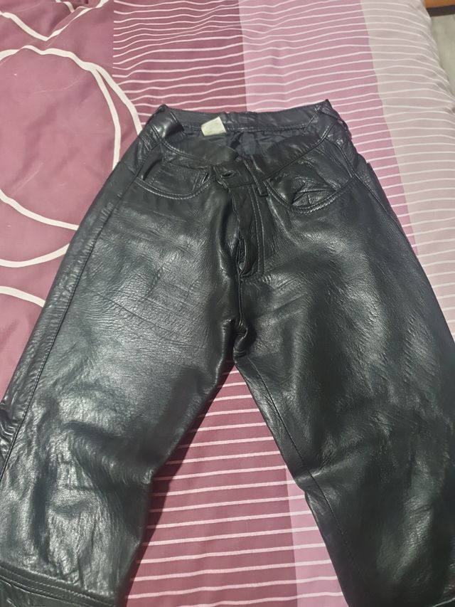 Pantalón cuero