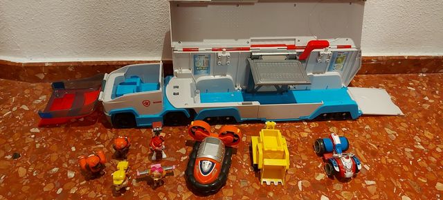 camión patrulla canina , vehiculos y muñecos.