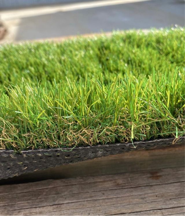 Cesped artificial con montaje economico