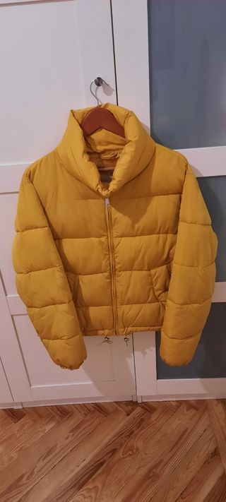 Anorak amarillo Pull and Bear T-M