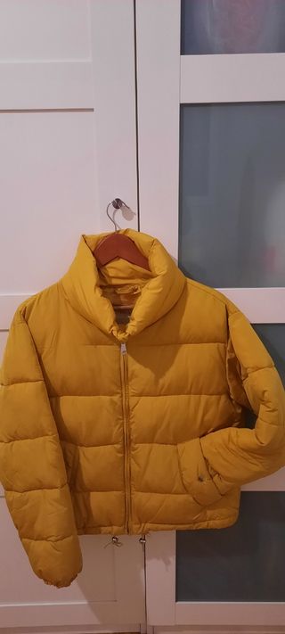Anorak amarillo Pull and Bear T-M