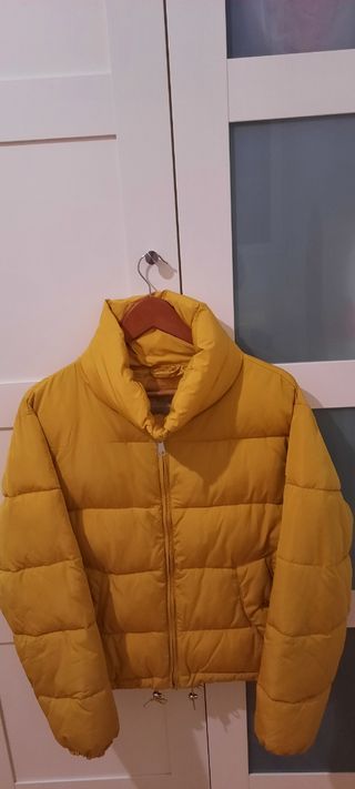 Anorak amarillo Pull and Bear T-M