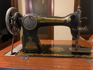 MAQUINA DE COSER SINGER