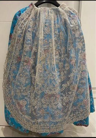 Traje de fallera niña,manteletas y zapatos