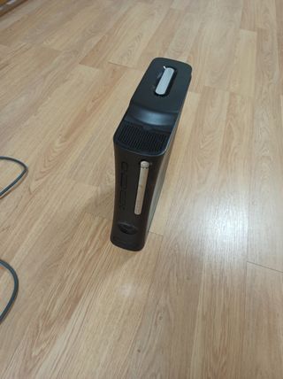 Xbox 360 + 2 mandos