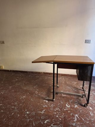 Mesa auxiliar plegable 