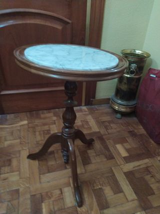 MESITA PARA LAMPARA