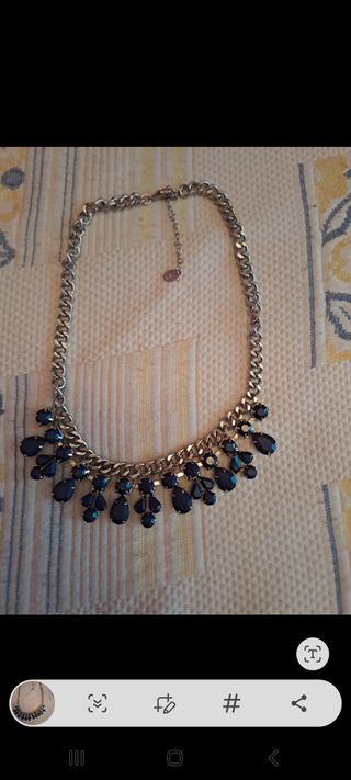Gargantilla con piedras azules 