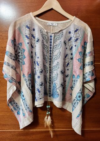 Jersey fino tipo poncho desigual en laterales