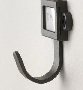 Dos ganchos colgadores nuevos