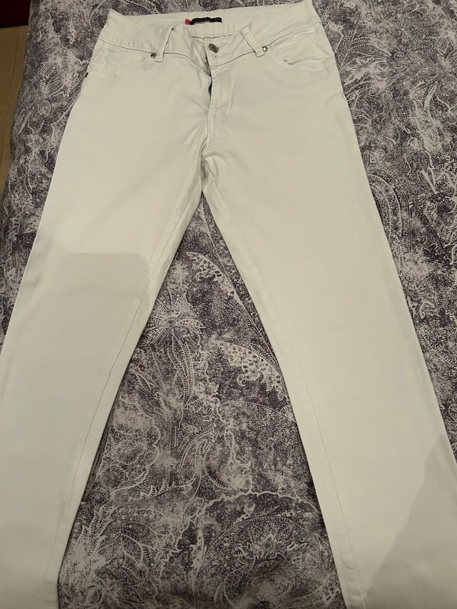 Pantalon pitillo blanco