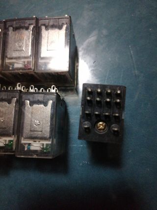 Relé 4 contactos NAIS