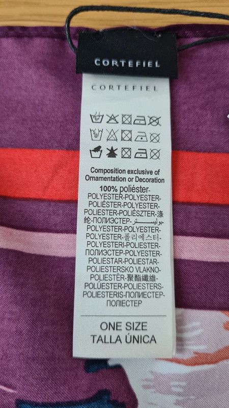 Pañuelo cuadrado nuevo Cortefiel