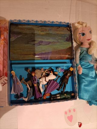 Juego y peluche de Frozen 