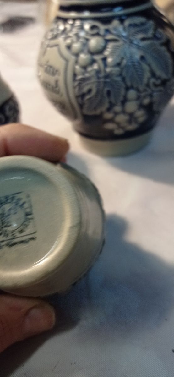 Brocca più bicchieri in ceramica decora