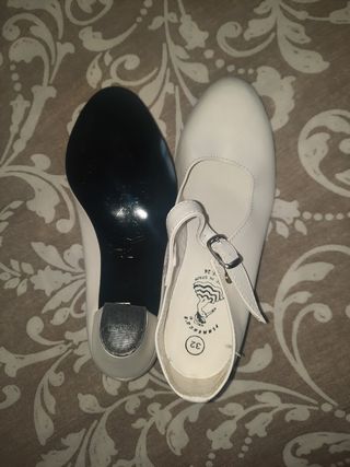 Zapatos tacón niña