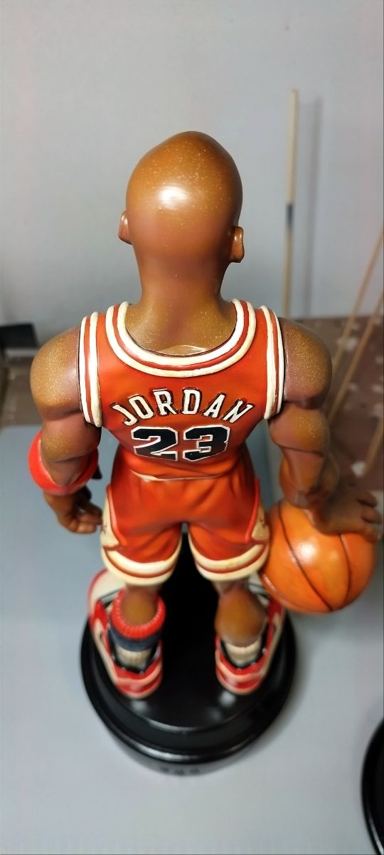 Resina Michael Jordan escala 1-6