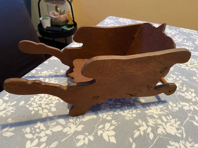 CARRO DE MADERA ANTIGUO, HECHO A MANO