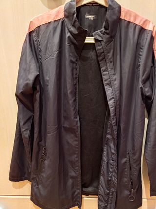 Vendo cortavientos de mujer marca 