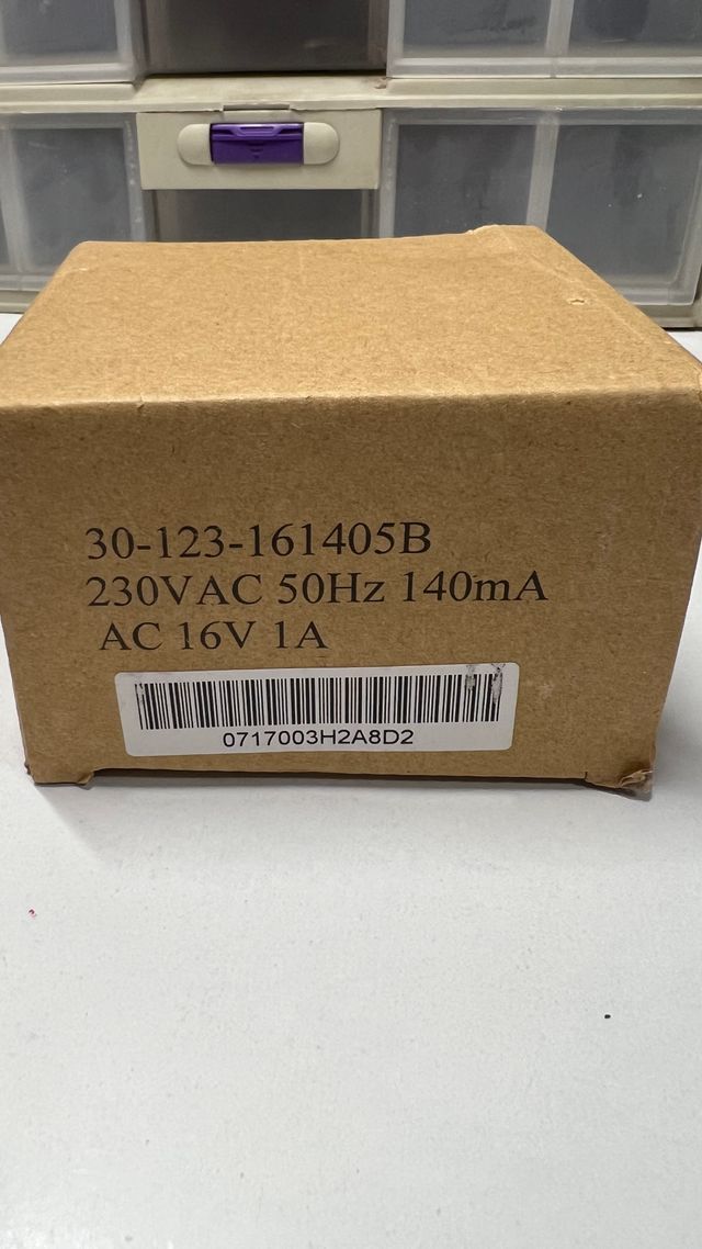 fuente de alimentación y cargador de 16V 1Amperios