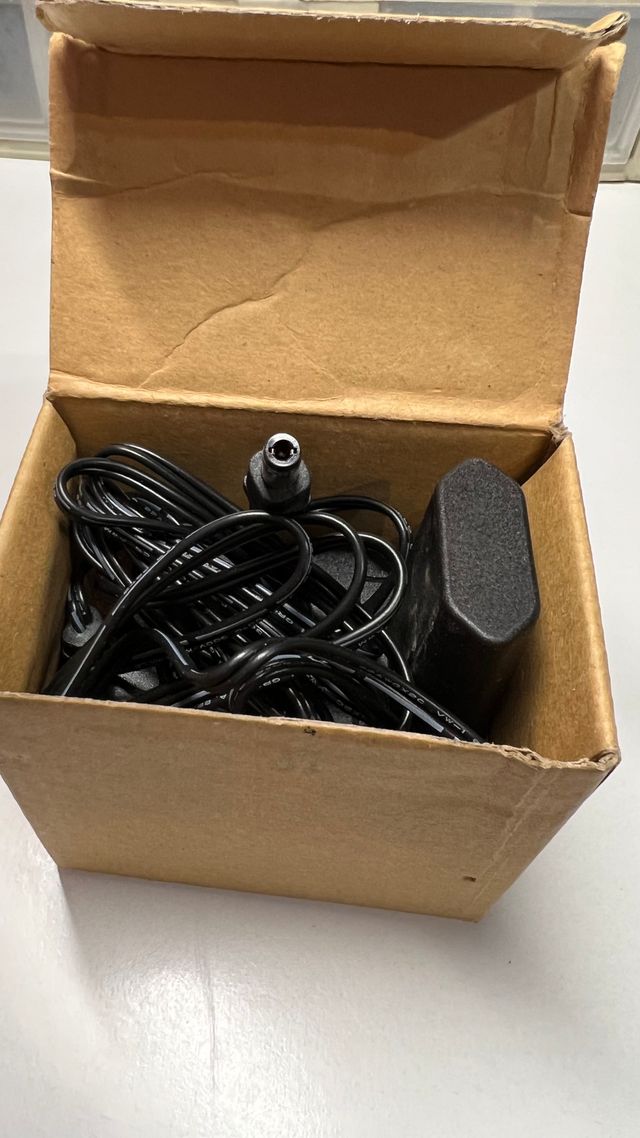 fuente de alimentación y cargador de 16V 1Amperios