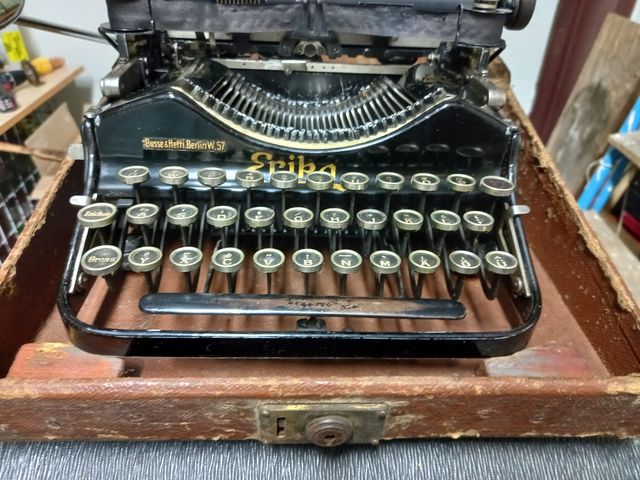 Macchina da scrivere