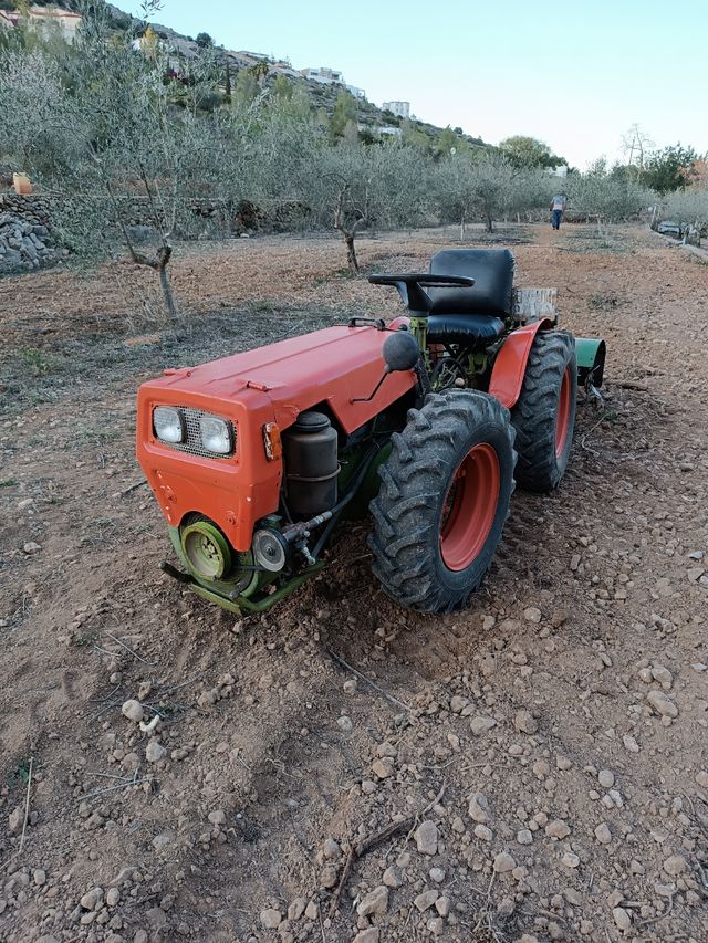 Tractor Agria 8900