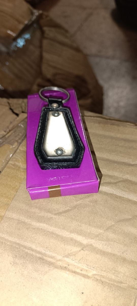 Llaveros piel placa grabado